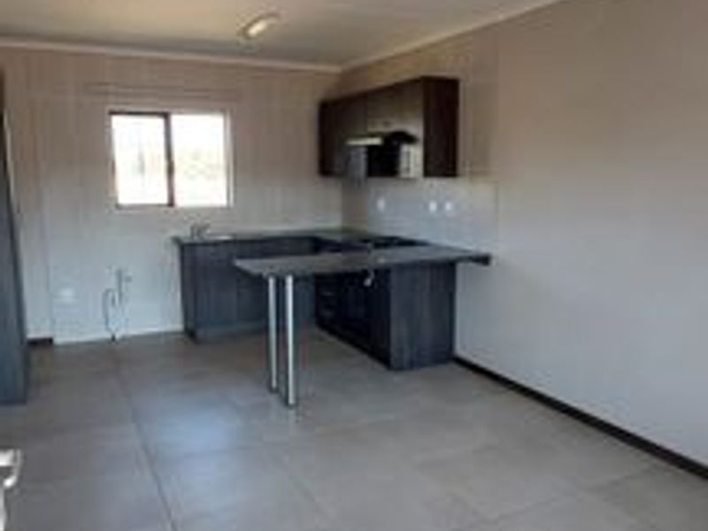 Apartment Rental Monthly In Brakpan - Photo 3