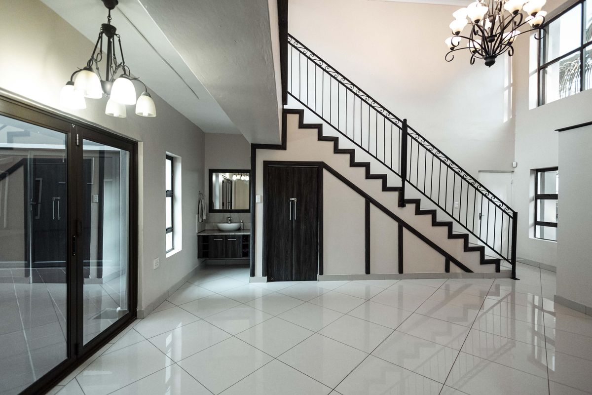 House For Sale In Empangeni - Photo 2