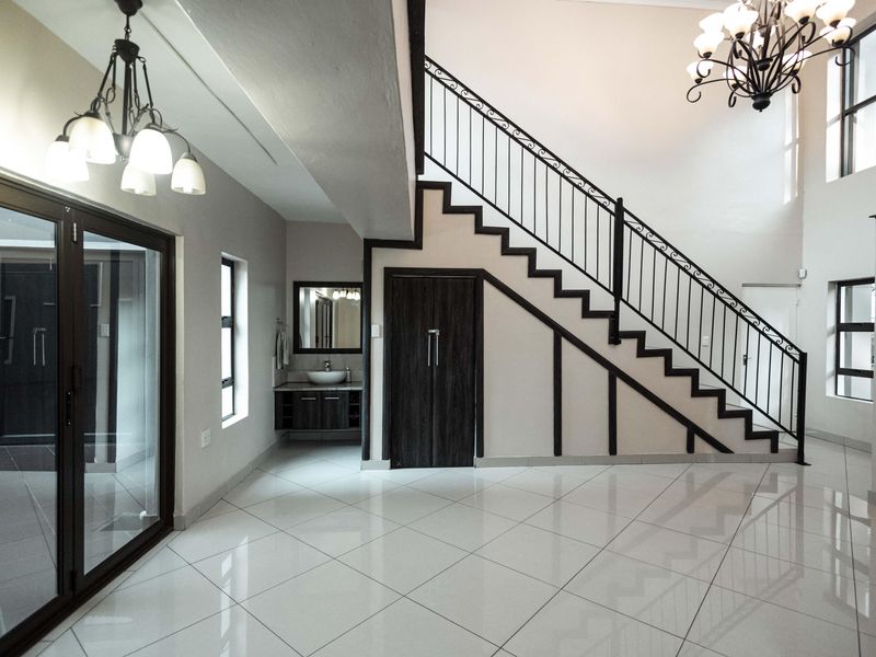 House For Sale In Empangeni - Photo 2