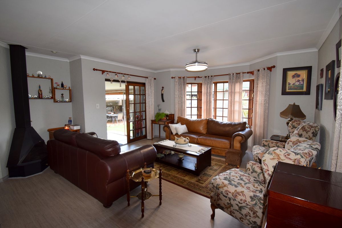 Absolute Gem For Sale - Photo 2