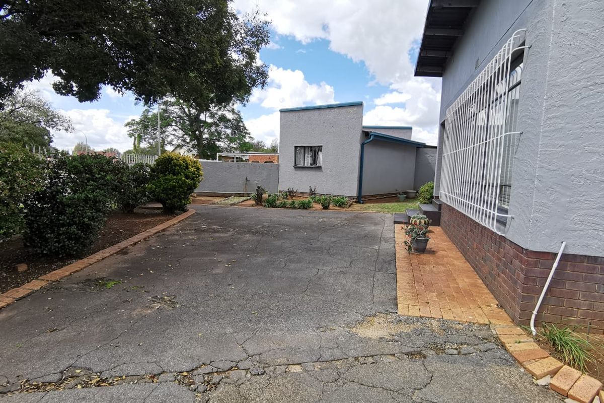 Dual Residence Property for Sale in Brenthurst - Photo 4