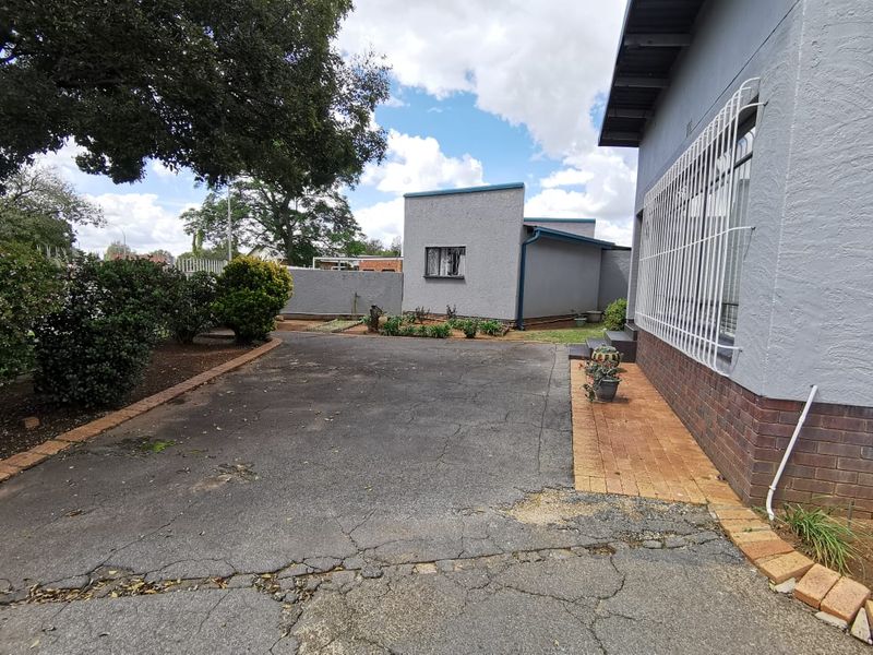 Dual Residence Property for Sale in Brenthurst - Photo 4