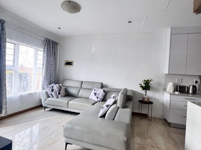 This beautiful 3-bedroom home is the perfect starter for a growing family or a professional couple l - Photo 8