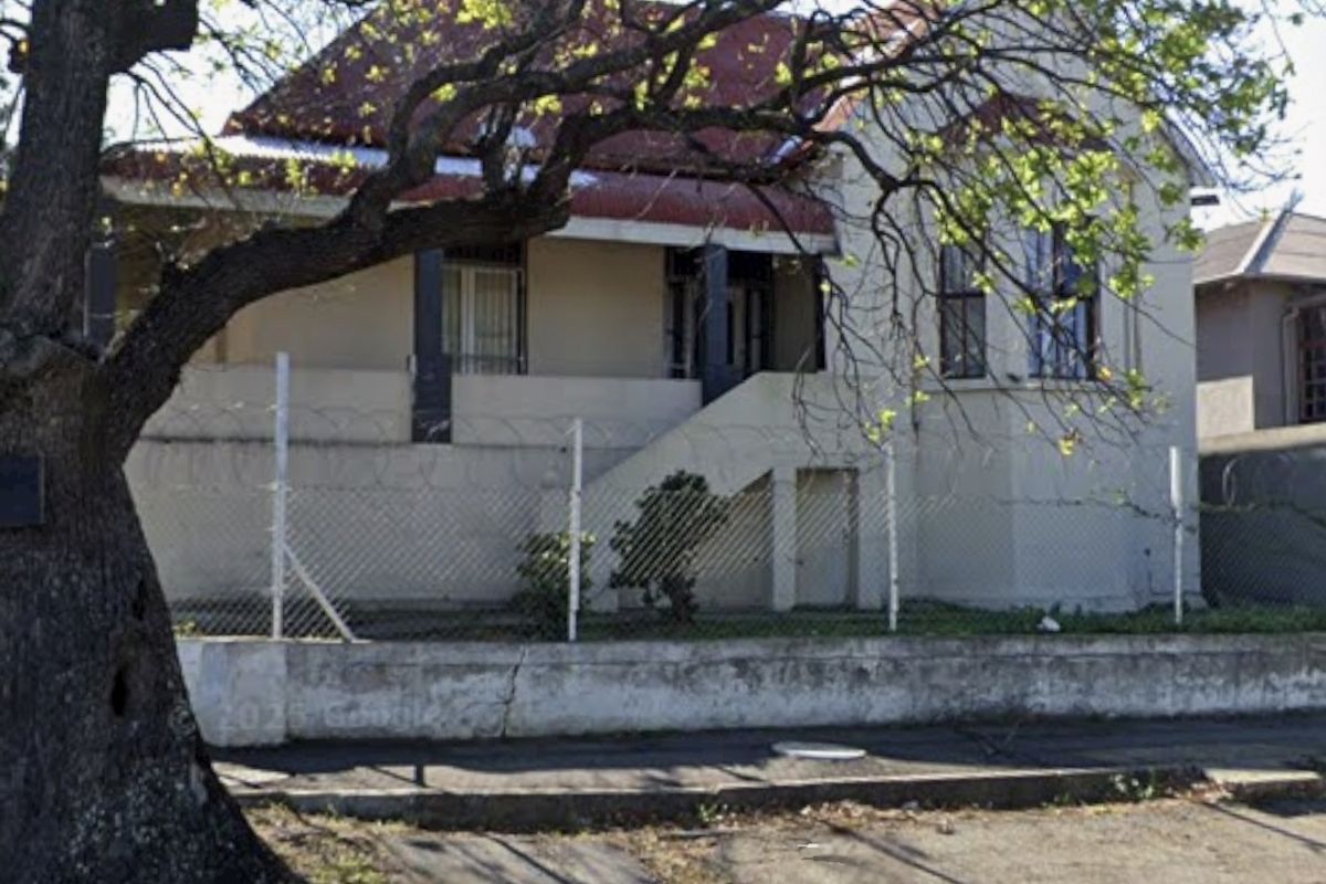 Prime Location – Walking Distance to Town! - Photo 2