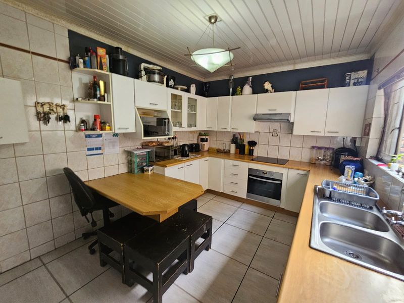 STUNNING OFF-THE-GRID HOME FOR SALE IN SE6 VANDERBIJLPARK! - Photo 5