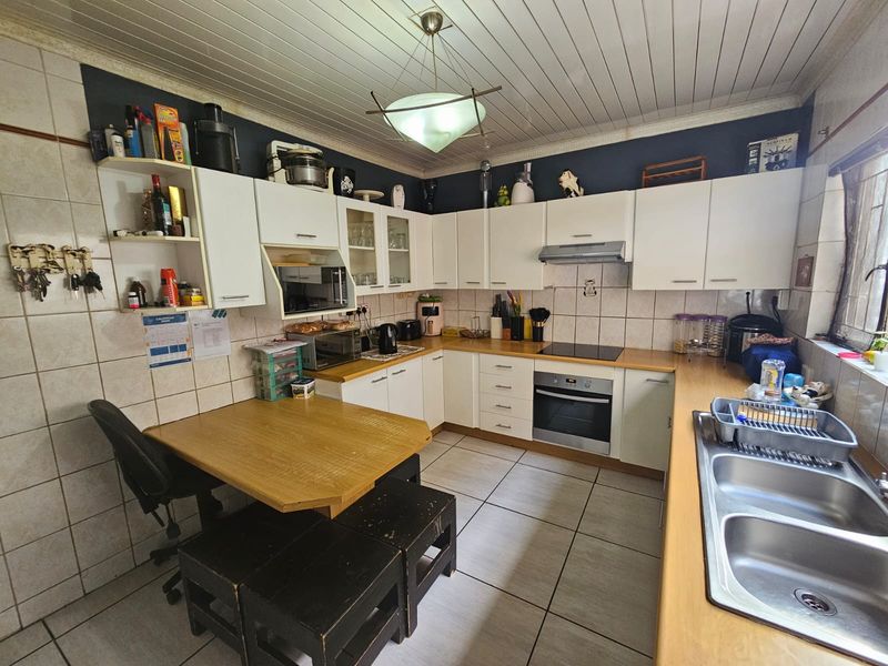 STUNNING OFF-THE-GRID HOME FOR SALE IN SE6 VANDERBIJLPARK! - Photo 6