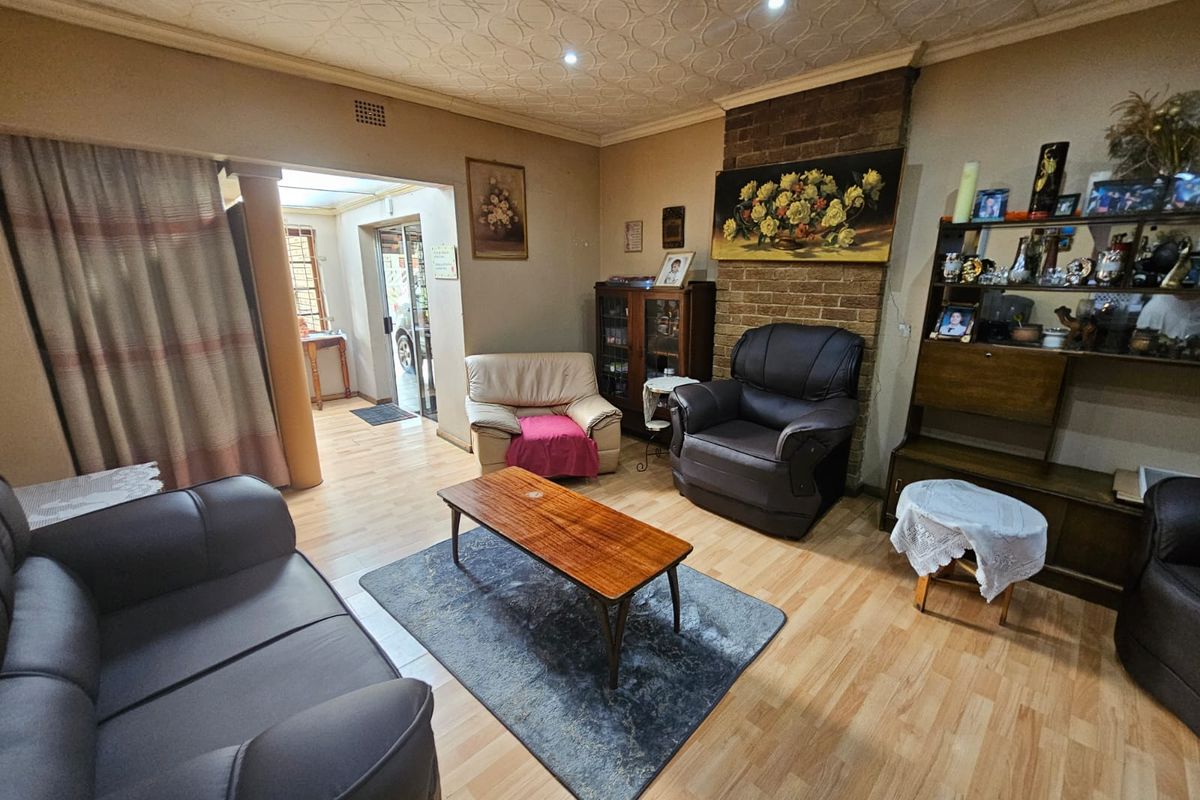 STUNNING OFF-THE-GRID HOME FOR SALE IN SE6 VANDERBIJLPARK! - Photo 2
