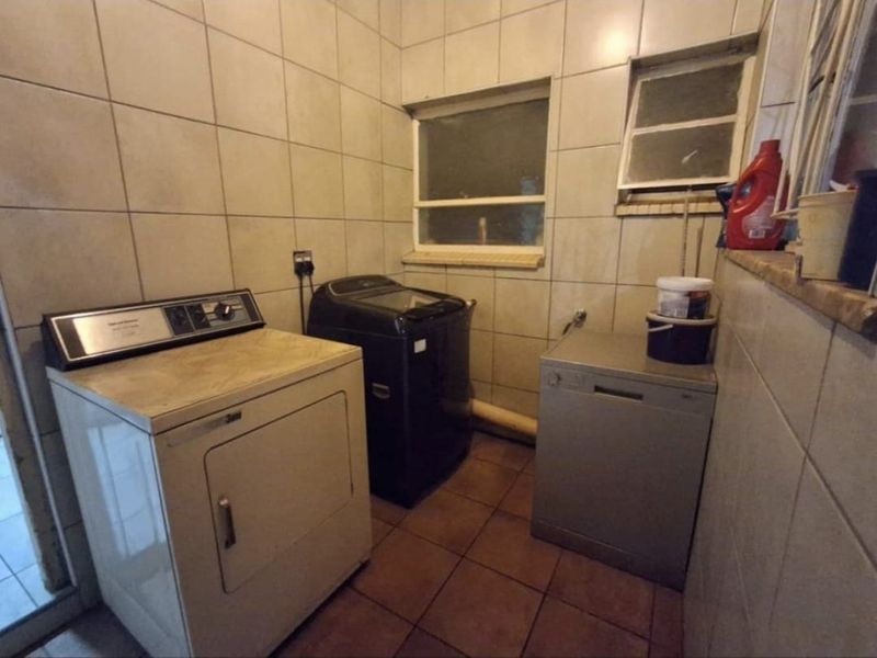 Charming House for sale in Brenthurst - Photo 6