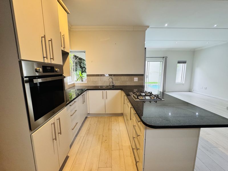 Modern 2 Bedroom Duplex in Secure Craigavon Estate - Photo 10