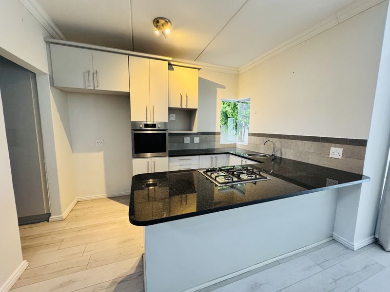 Modern 2 Bedroom Duplex in Secure Craigavon Estate - Photo 8