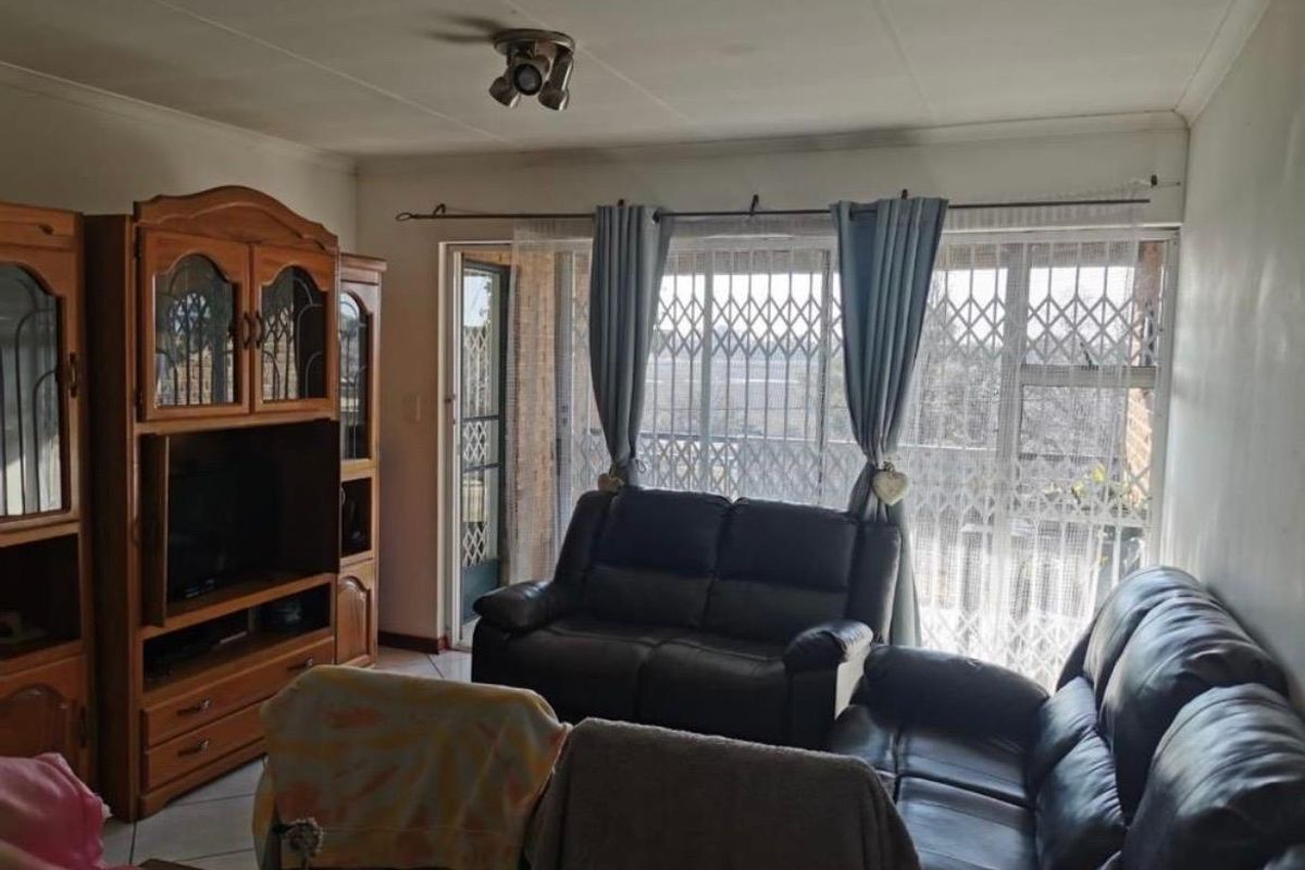 2 Bedroom Apartment To Rent in Brakpan Central - Photo 2