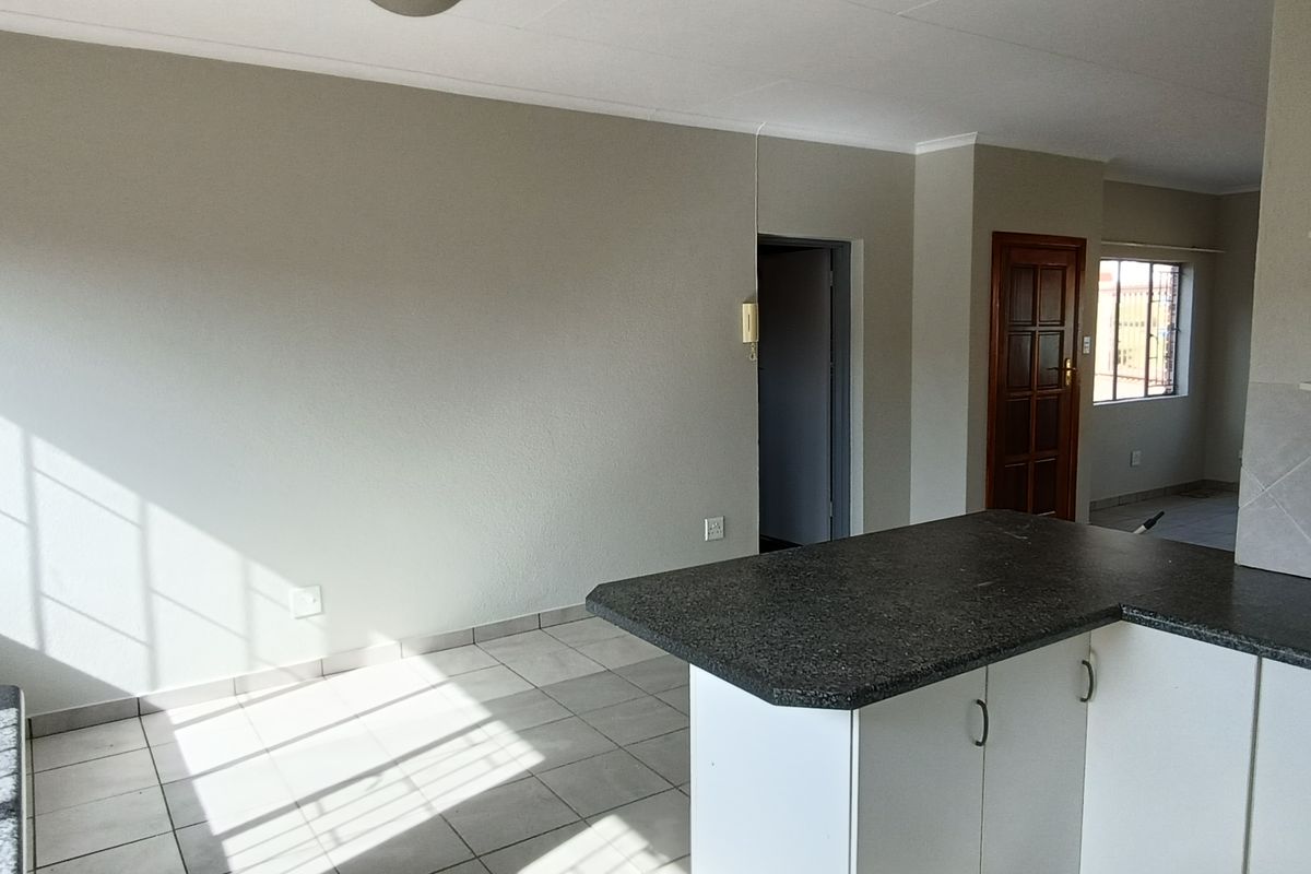Perfect 2 bedroom townhouse! - Photo 3