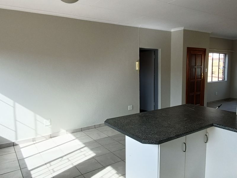 Perfect 2 bedroom townhouse! - Photo 3