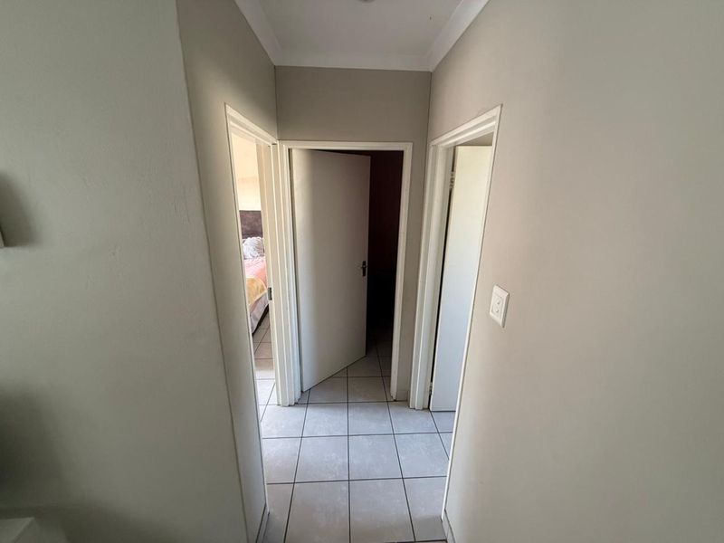 This well positioned two bedroom townhouse in the Chessington Complex Dawn Park. - Photo 6