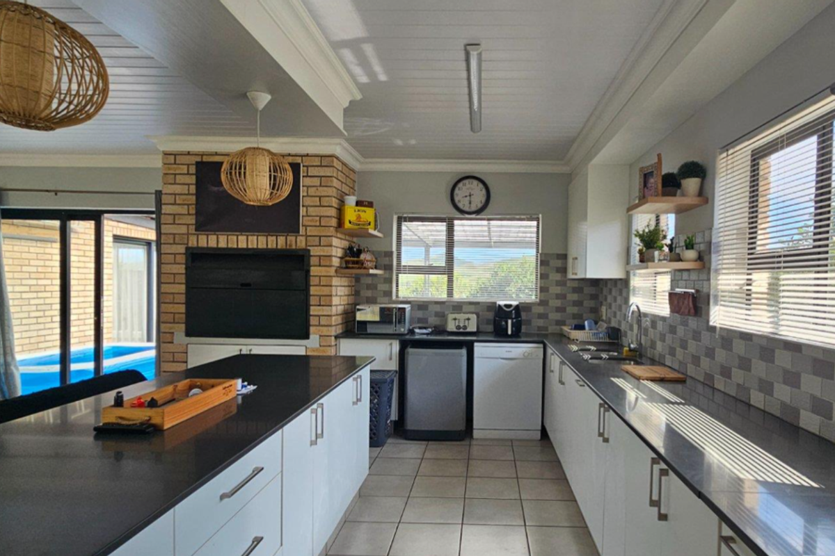 Modern home near Blue Flag beaches - Photo 4