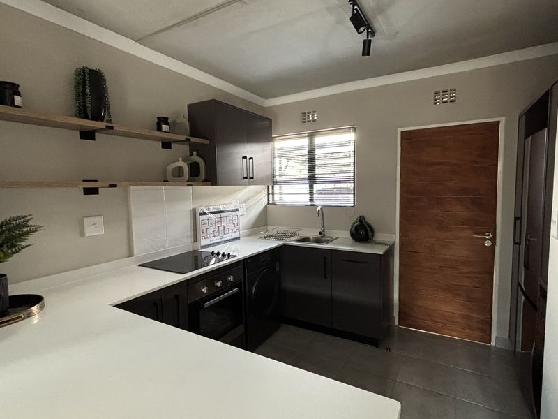 LOVELY 2 BED 2 BATH FAMILY APARTMENT ON OFFER! - Photo 2