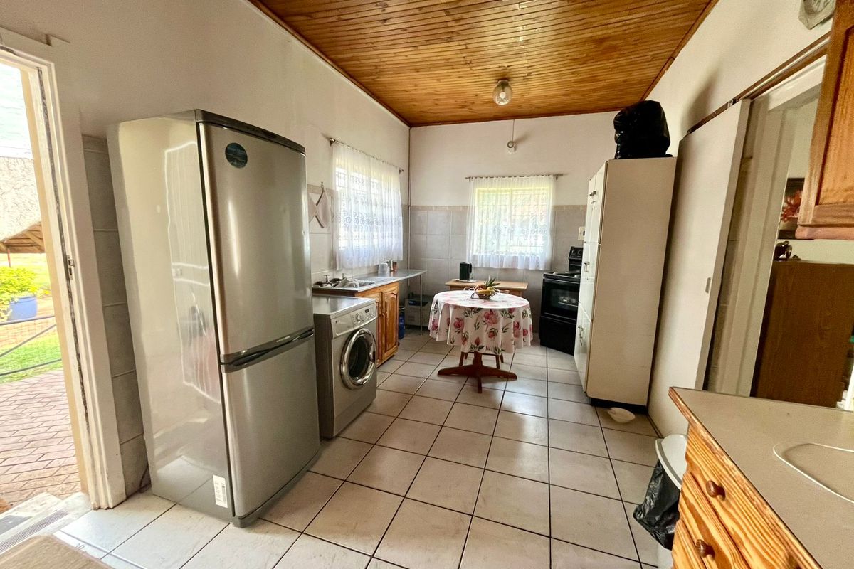 Charming 3-Bedroom Home - Photo 2