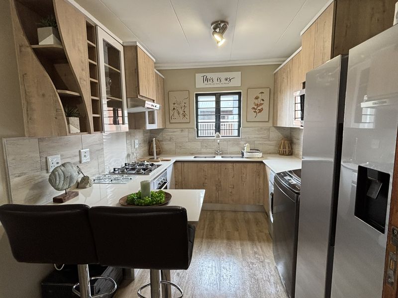 3 BEDROOM, 2 BATHROOM BRAND NEW HOME FOR SALE! - Photo 3