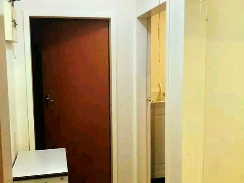 Flat for sale in Sasolburg walking distance to Sasol factory and college - Photo 4