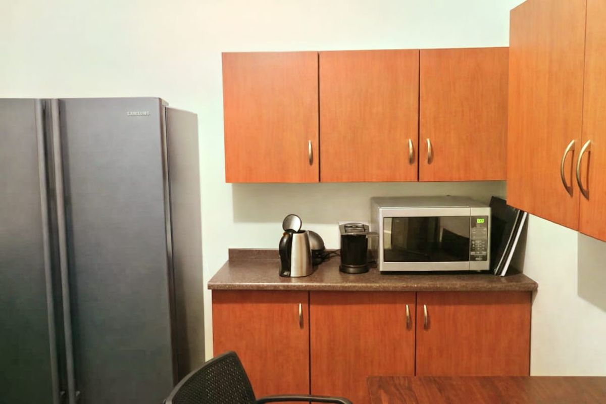 Flat for sale in Sasolburg walking distance to Sasol factory and college - Photo 2