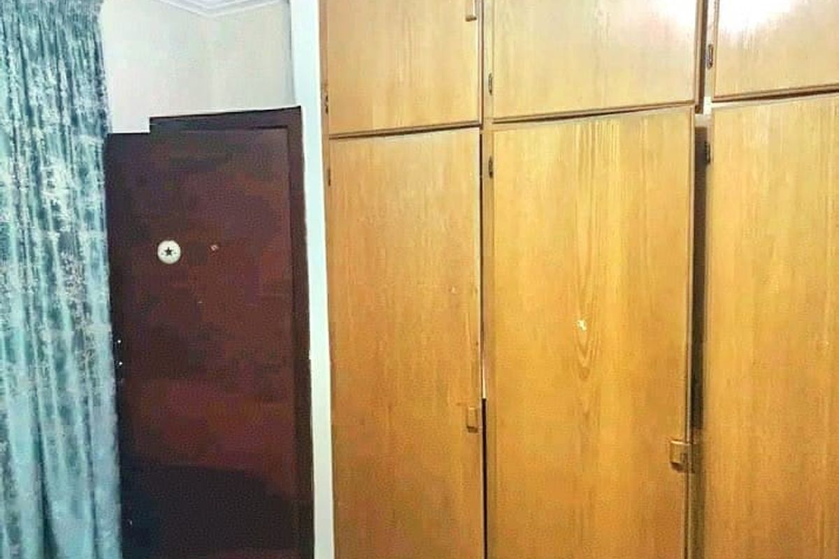 Flat for sale in Sasolburg walking distance to Sasol factory and college - Photo 3