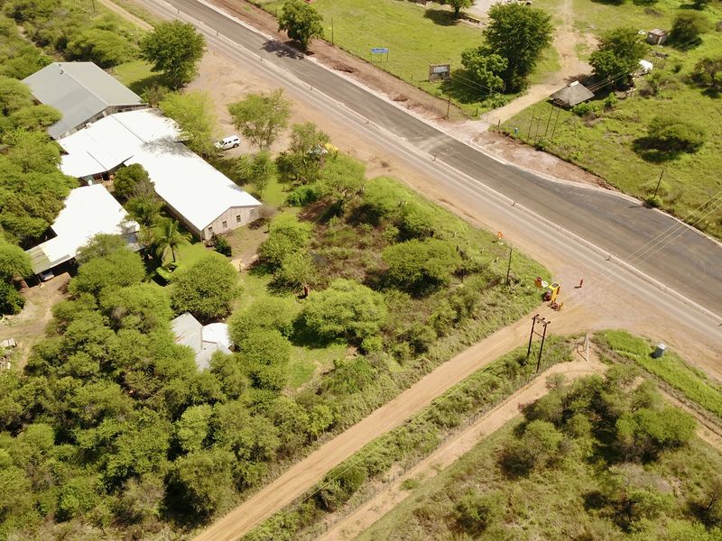 Rare Multi-Use Estate with Massive Commercial Footprint & 5 Residences - Photo 4