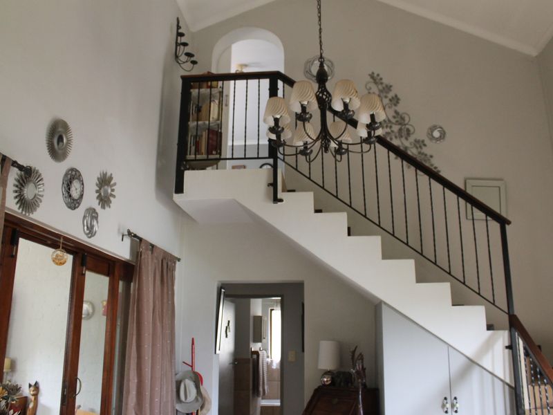 This beautifully positioned corner, freestanding townhouse in Olive Tree Cove. - Photo 5