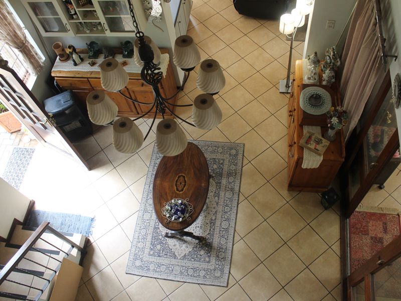 This beautifully positioned corner, freestanding townhouse in Olive Tree Cove. - Photo 4