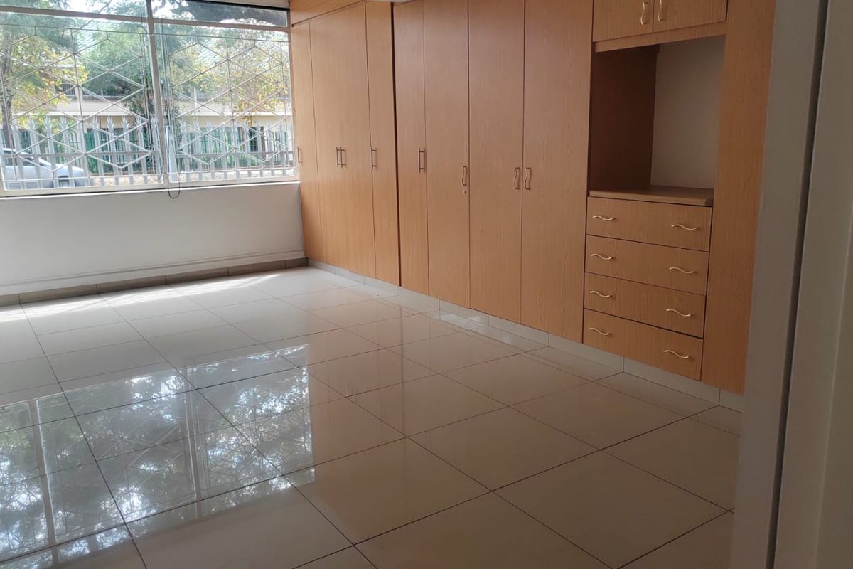2 Spacious Bedroom Flat in Benoni Central - Photo 5
