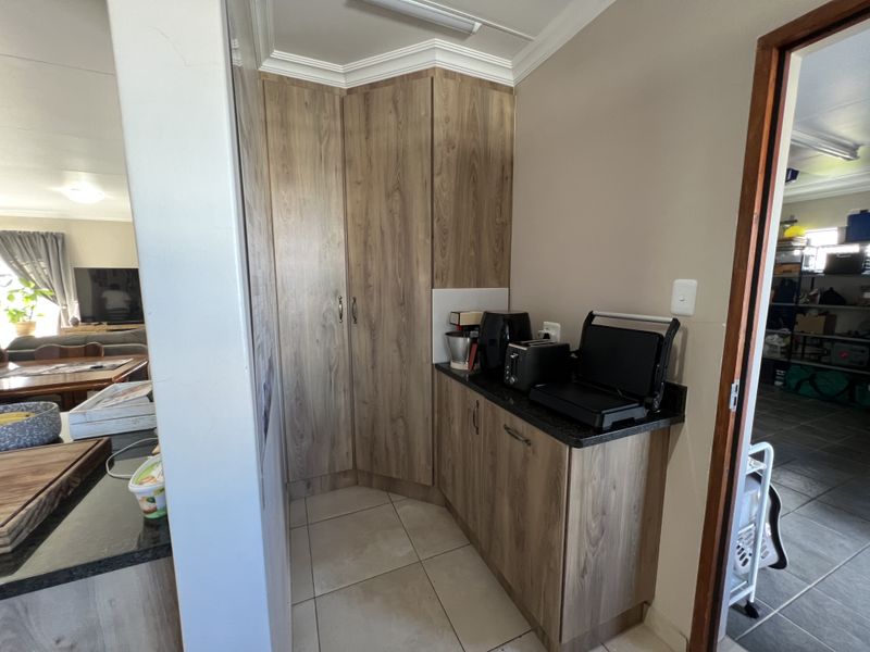 Family home in quiet Crescent in Fountains Estate - Photo 7