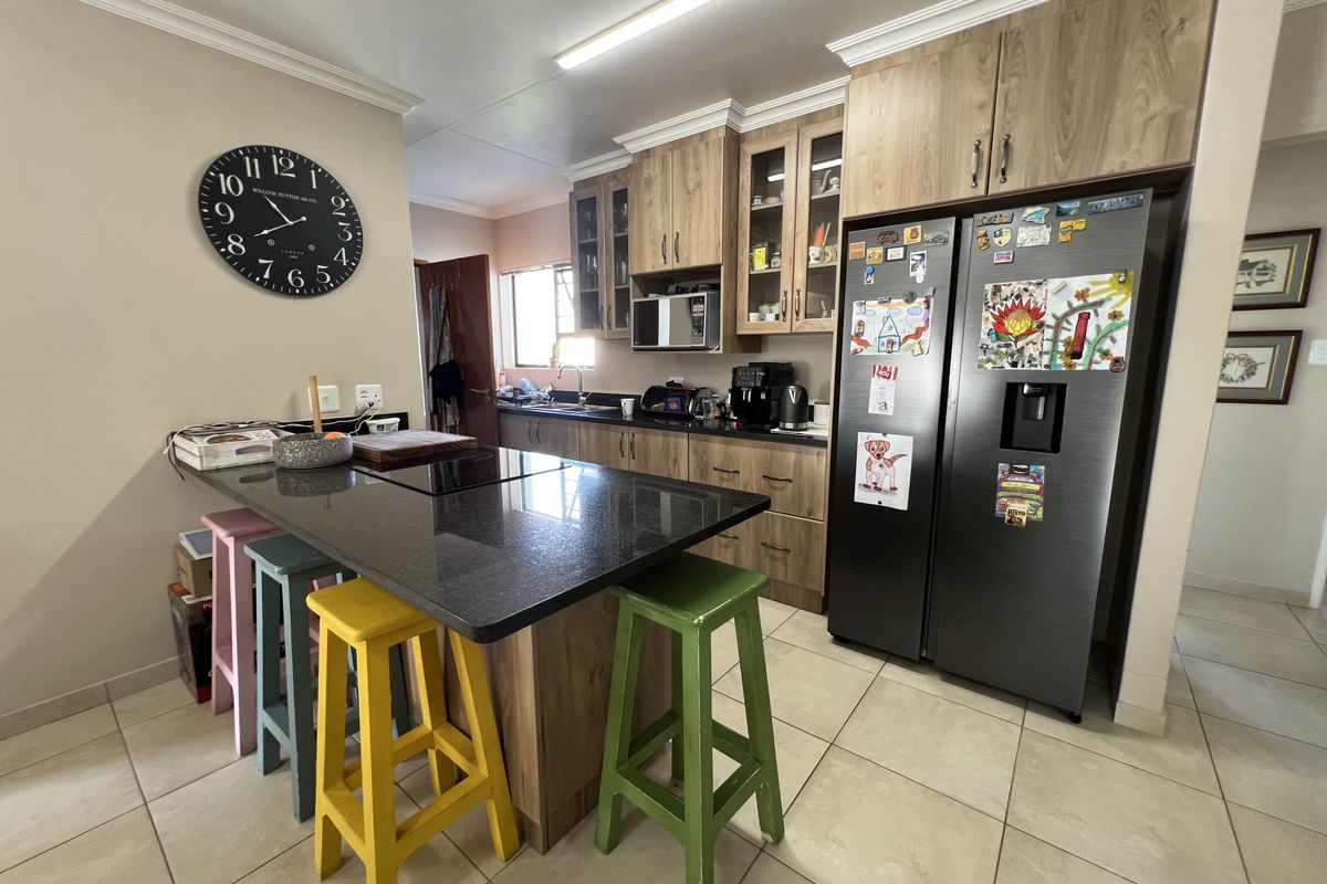 Family home in quiet Crescent in Fountains Estate - Photo 5