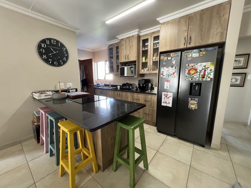 Family home in quiet Crescent in Fountains Estate - Photo 5