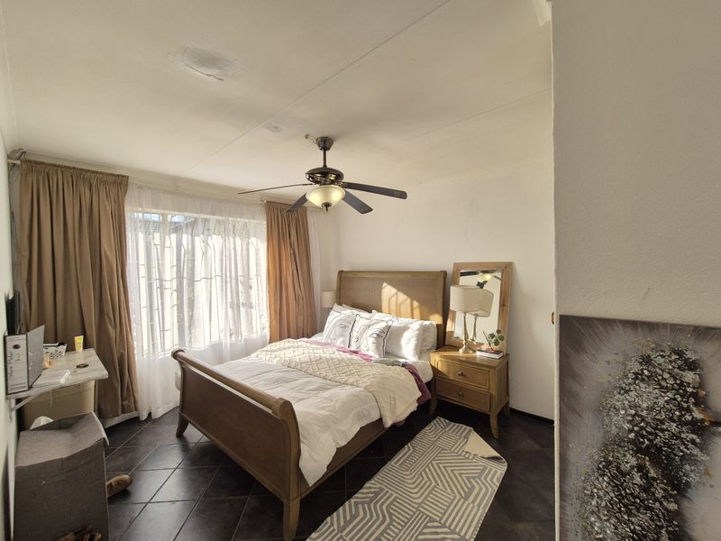 Spacious Property with Massive Garden Potential - Photo 8