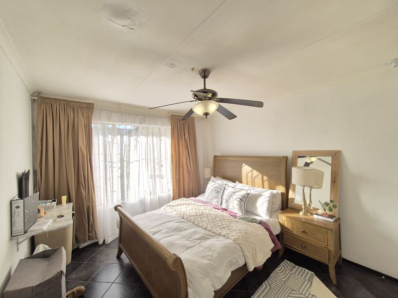 Spacious Property with Massive Garden Potential - Photo 9