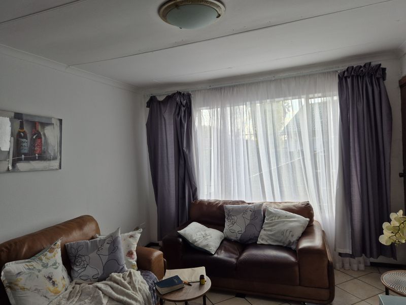 Spacious Property with Massive Garden Potential - Photo 7