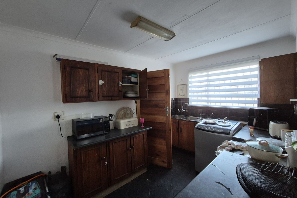 Spacious Property with Massive Garden Potential - Photo 5