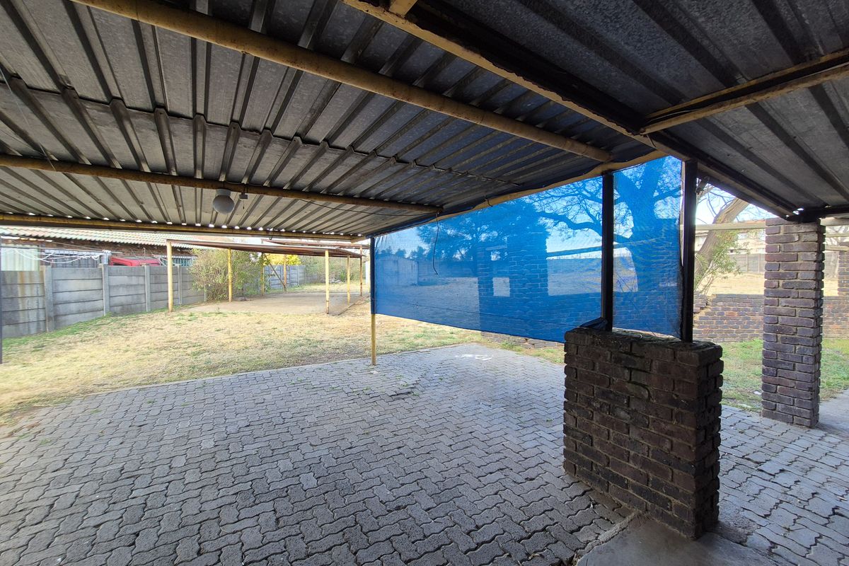 Spacious Property with Massive Garden Potential - Photo 4