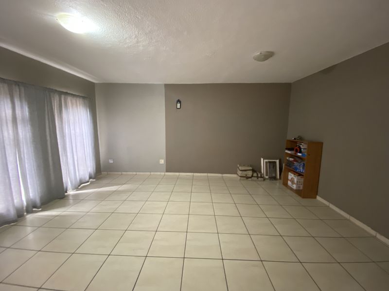 2 Bedroom Duplex For Sale Boksburg South - Photo 3