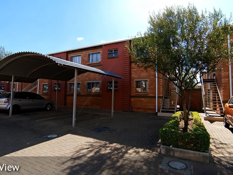 Modern 2-Bedroom Apartment with Balcony – Prime Location - Photo 2