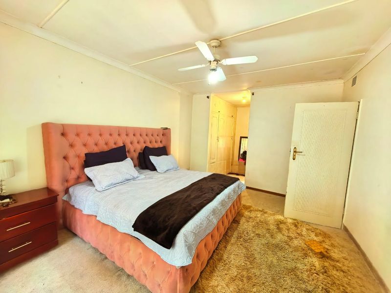 Lovely family house for sale in a prime area in Sasolburg - Photo 10