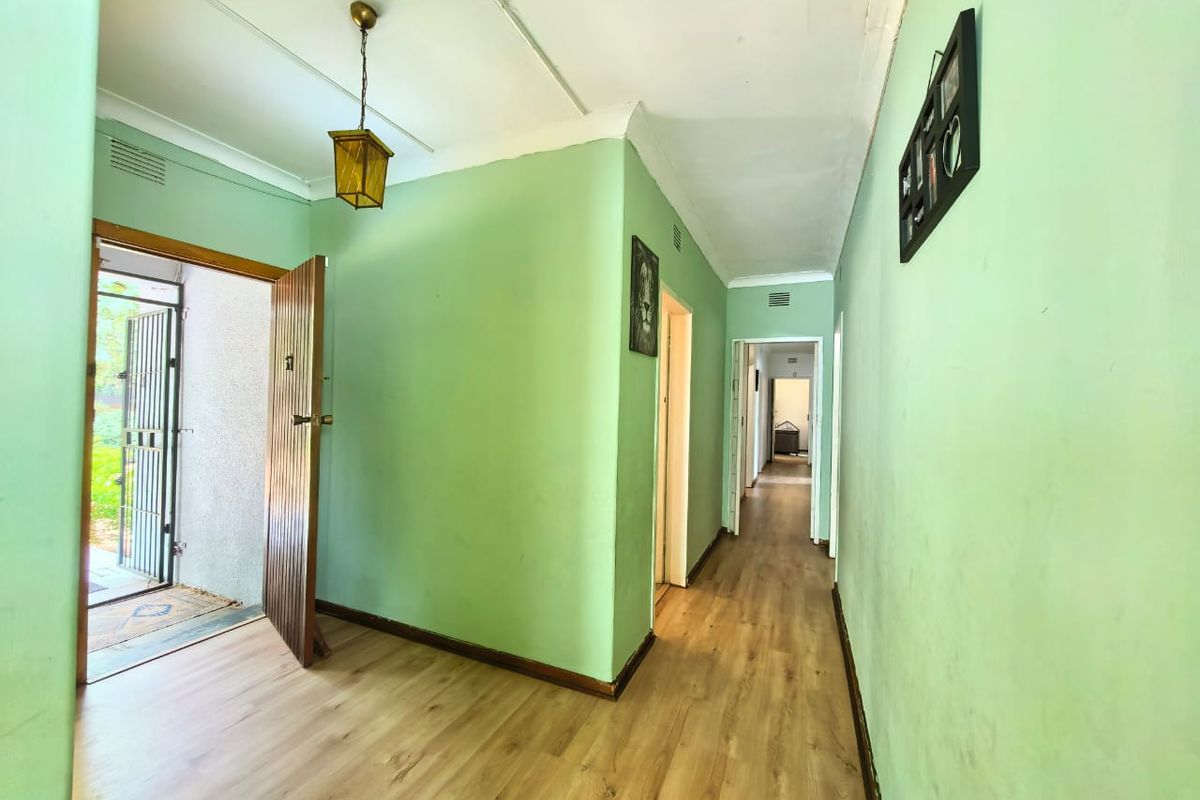 Lovely family house for sale in a prime area in Sasolburg - Photo 5