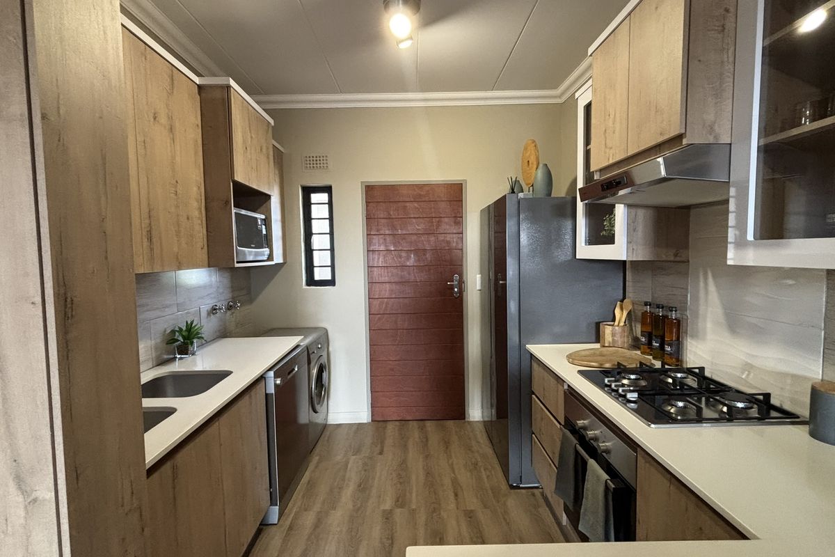 Apartment For Sale In Pretoria - Photo 4