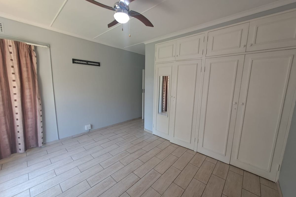 SPACIOUS DUPLEX TOWNHOUSE IN THREE RIVERS – YOUR PERFECT MATCH! - Photo 2