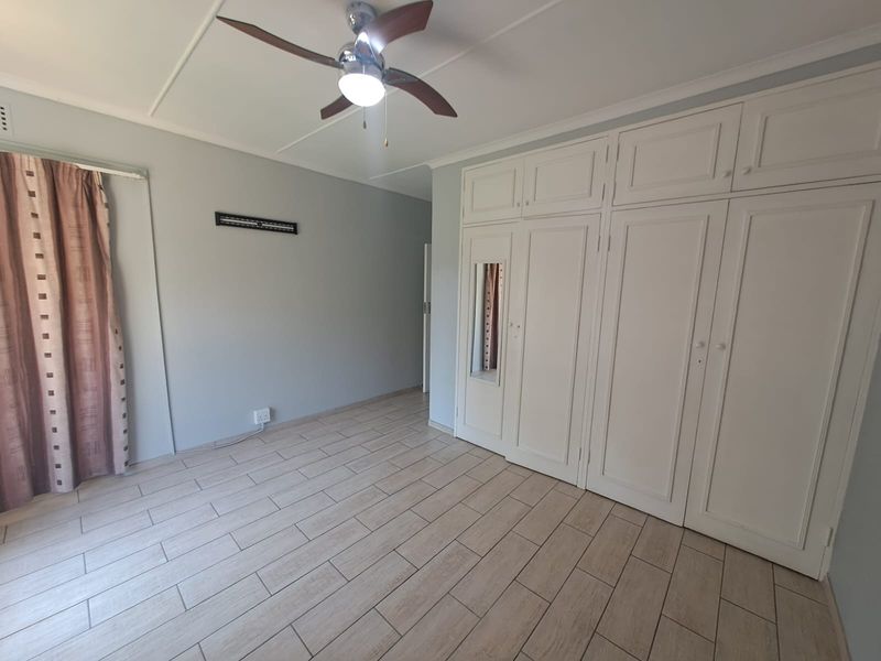 SPACIOUS DUPLEX TOWNHOUSE IN THREE RIVERS – YOUR PERFECT MATCH! - Photo 2