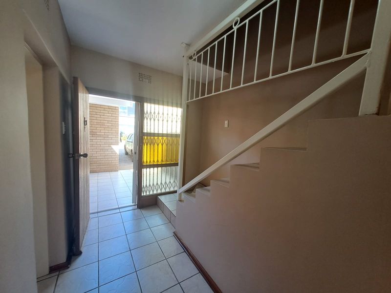 SPACIOUS DUPLEX TOWNHOUSE IN THREE RIVERS – YOUR PERFECT MATCH! - Photo 8