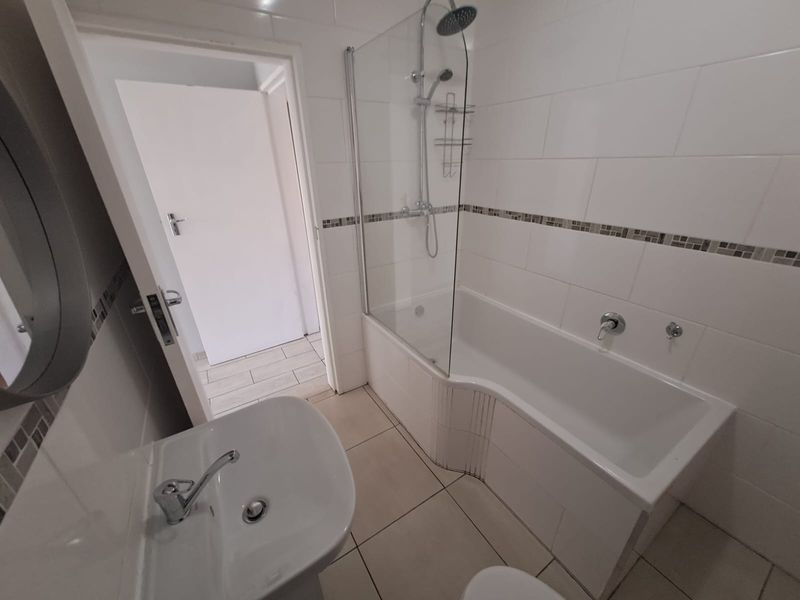 SPACIOUS DUPLEX TOWNHOUSE IN THREE RIVERS – YOUR PERFECT MATCH! - Photo 3