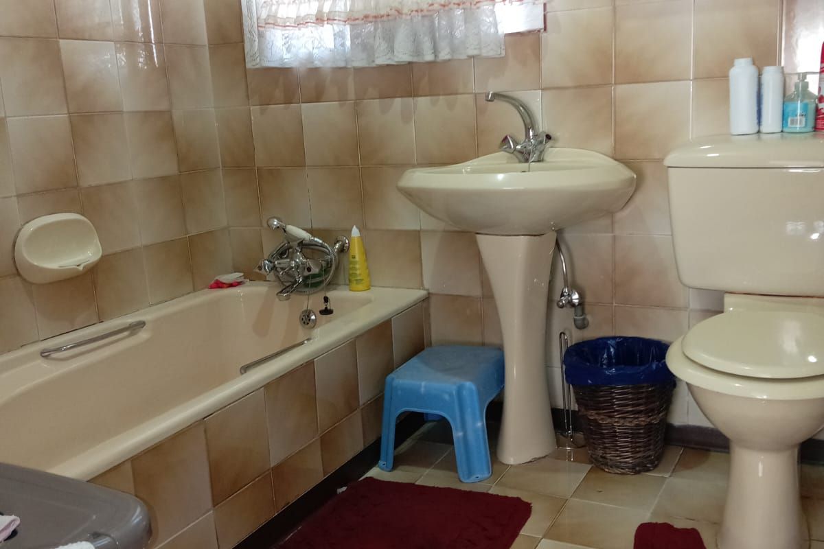 FOR SALE – BEAUTIFUL FAMILY HOME IN VANDERBIJLPARK S.W.2 - Photo 3