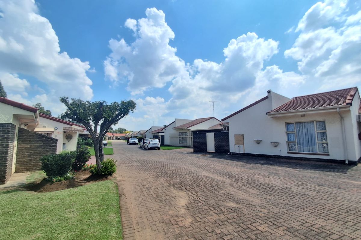 Immaculate 3-Bedroom Townhouse – Three Rivers. - Photo 3