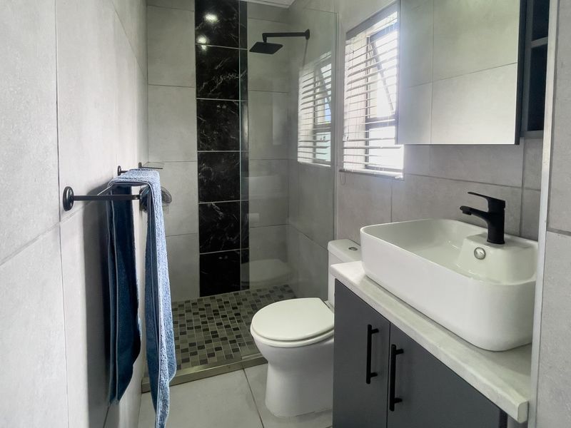 Large Flat stand near Klein Brak River - Photo 10