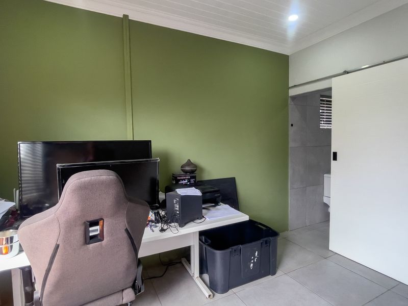 Large Flat stand near Klein Brak River - Photo 8